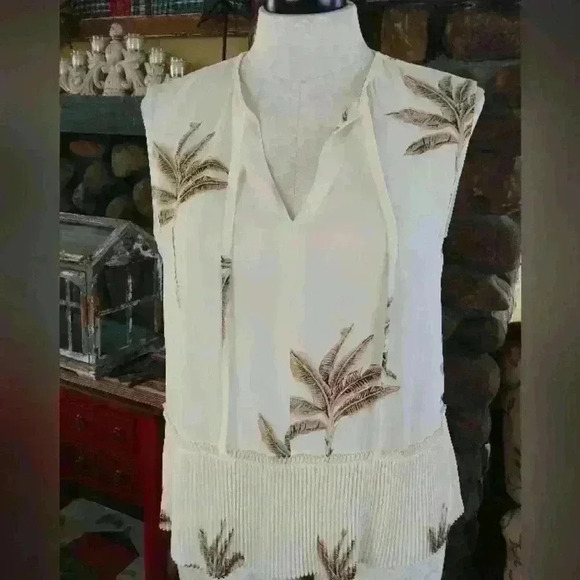 Tops - NWOT Women's Worthington Sleeveless Top